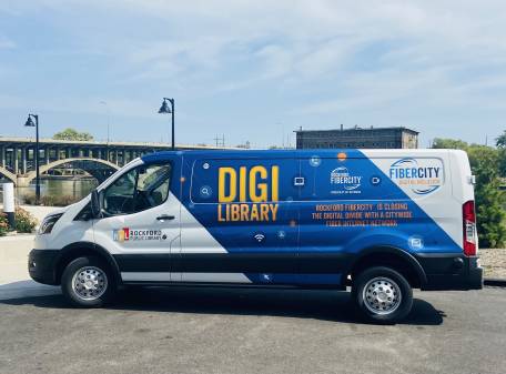 DigiLibrary van